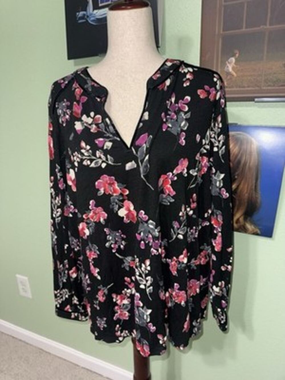 J. Jill XL Black Floral Notch V-Neck Long Sleeve Blouse Top Pink Velvet Trim